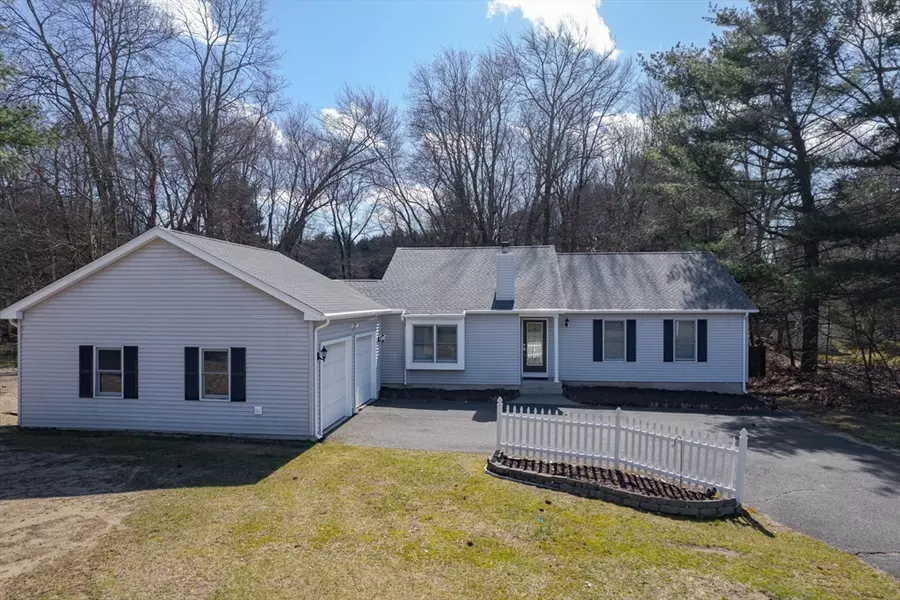 5 Pine Knoll, Southwick, MA 01077