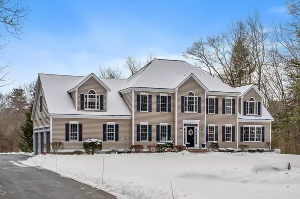 4 Holly Dr, Chelmsford, MA 01824
