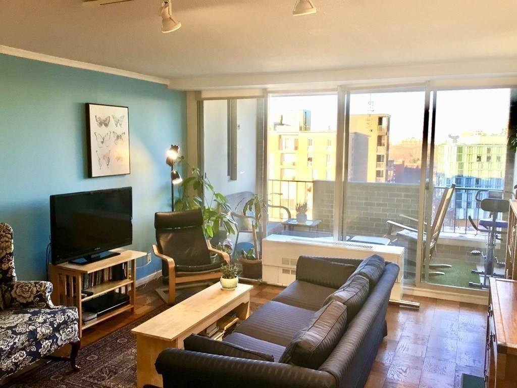 Brookline, MA 02445,77 Pond Avenue #1207