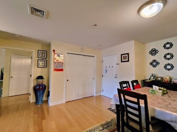 30 Franklin St #304, Malden, MA 02148