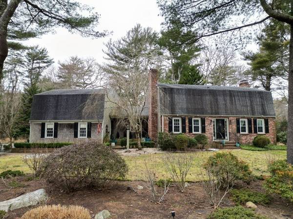 Mattapoisett, MA 02739,15 Holly Ln