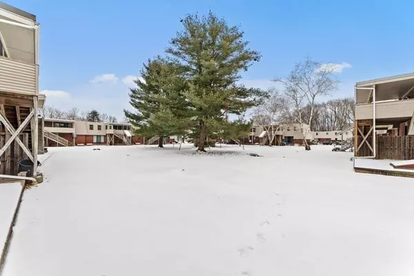 Agawam, MA 01001,6 Beekman Pl #6