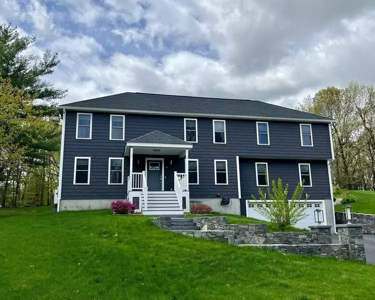 19 Saddlebred Dr, Leominster, MA 01453