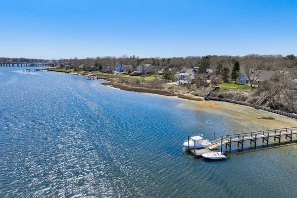 Yarmouth, MA 02664,4 River Dr