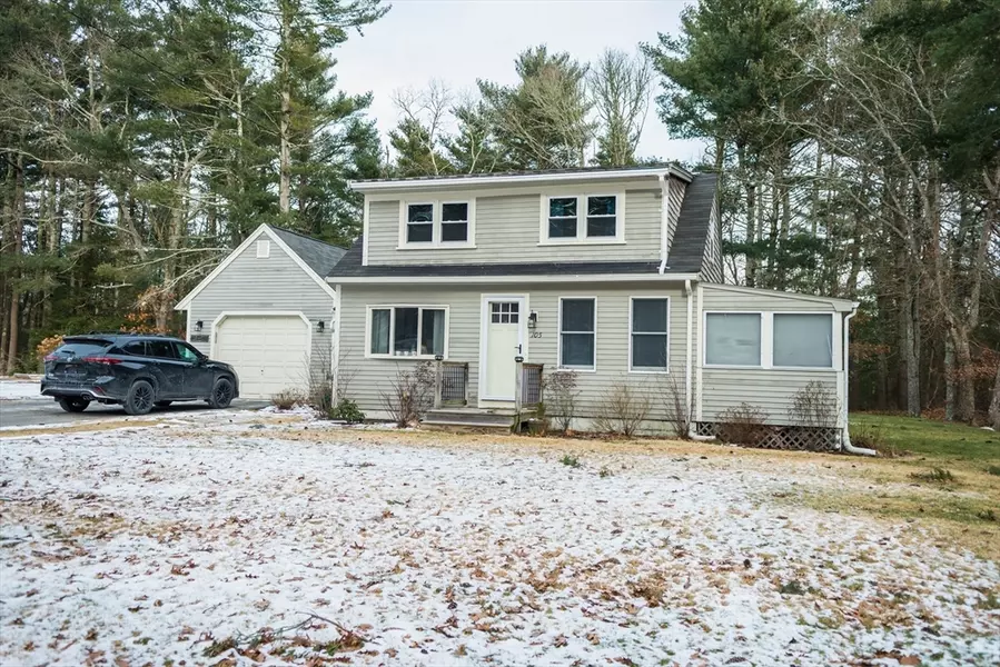 105 Mayflower Ridge Dr, Wareham, MA 02571