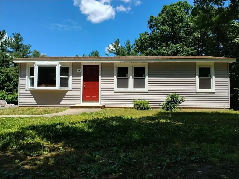 130 Mashapaug Rd, Sturbridge, MA 01566