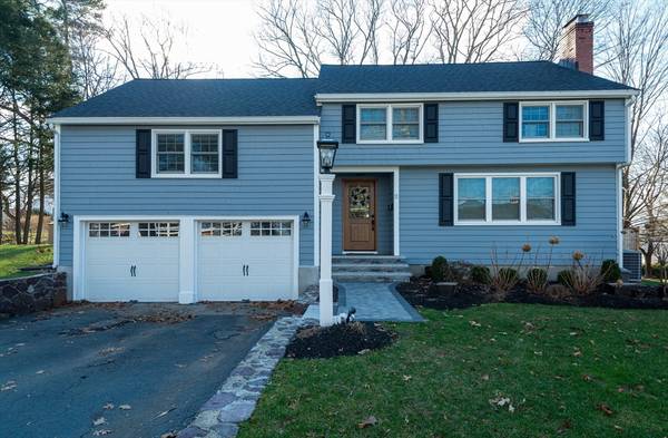 11 Temple Road, Lynnfield, MA 01940