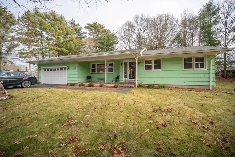 4 Roosevelt Ave, Middleboro, MA 02346