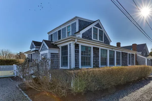 Chatham, MA 02633,10 Mill Hill Ln