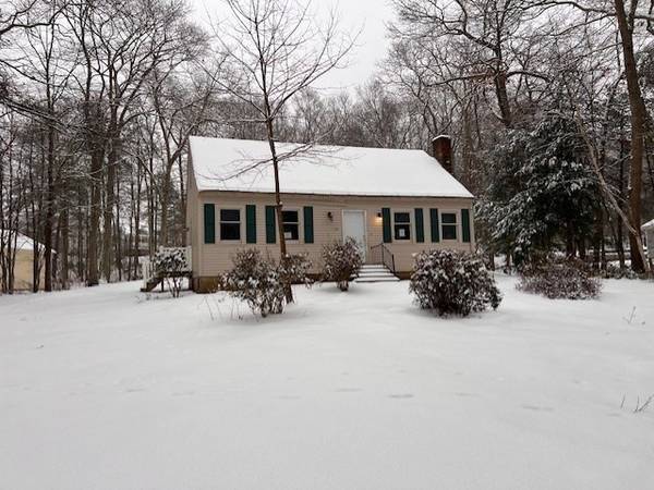 32 Woodside Rd, Spencer, MA 01562