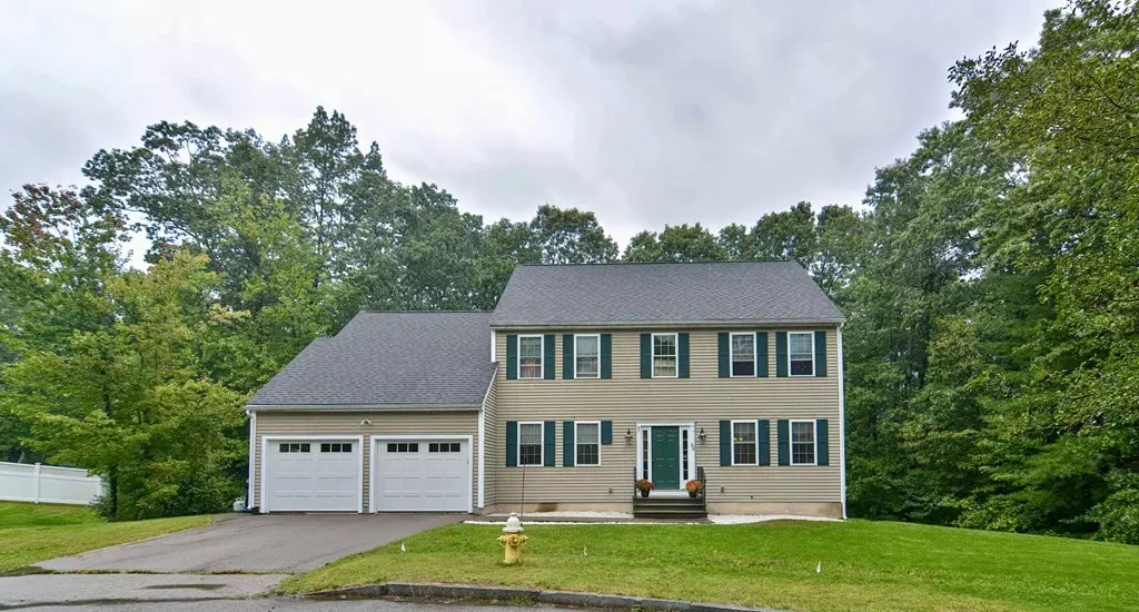 376 Lincoln Cir, Northbridge, MA 01534