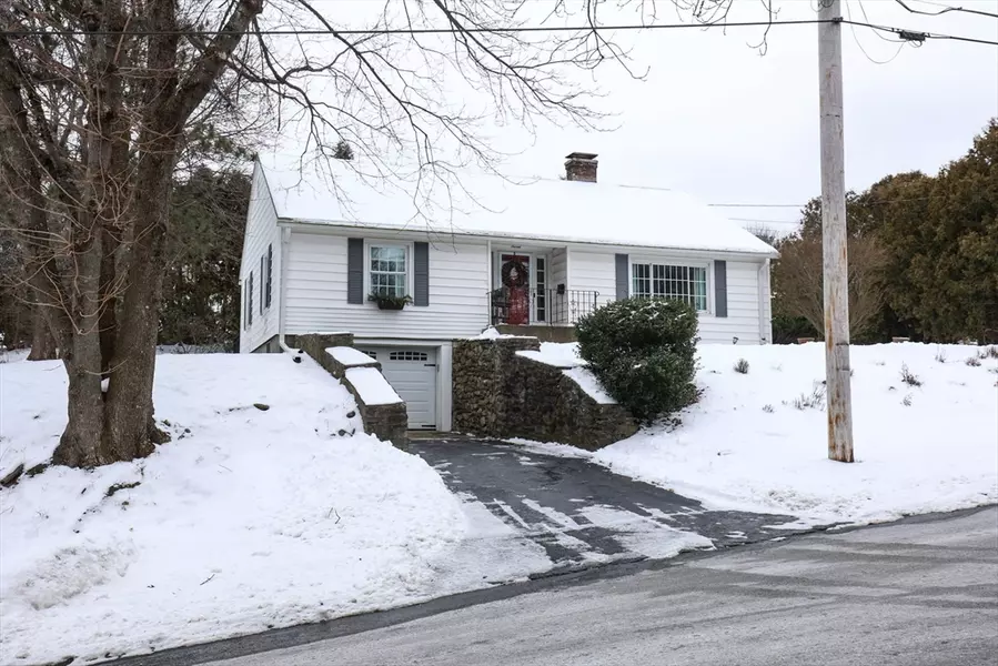 7 Mount View Ave, Auburn, MA 01501