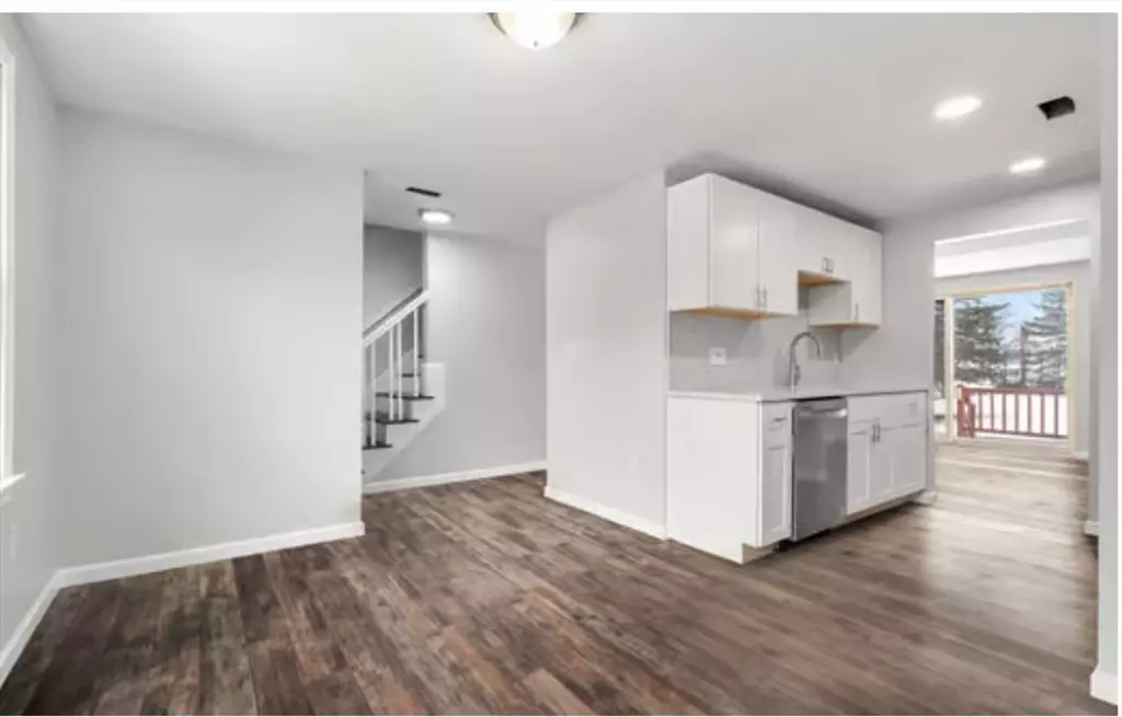 Methuen, MA 01844,18 Christopher Drive #18