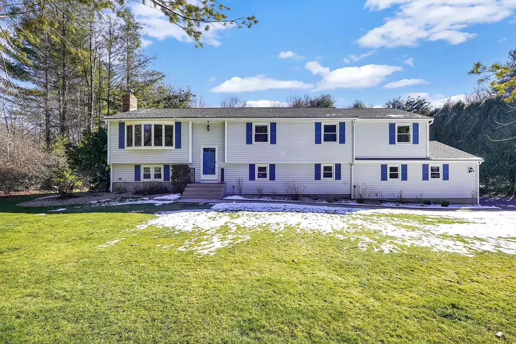 Belchertown, MA 01007,8 Sherwood Dr