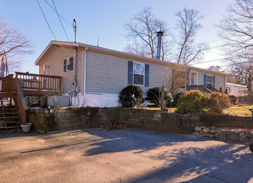 8 Chesapeake Rd., Holbrook, MA 02343