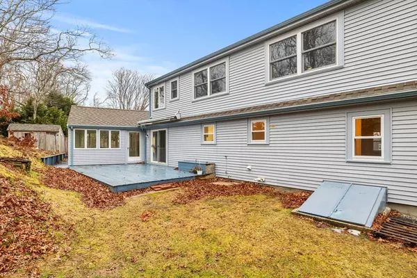 Dennis, MA 02638,33 Mooring Ln