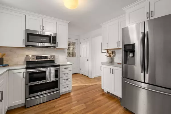 Lexington, MA 02421,74 Grassland St