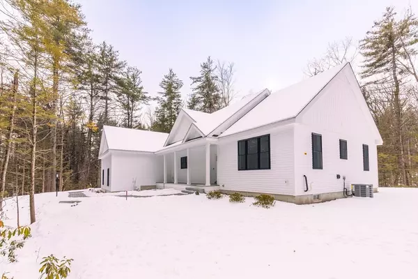 41 Country Rd, Lunenburg, MA 01462