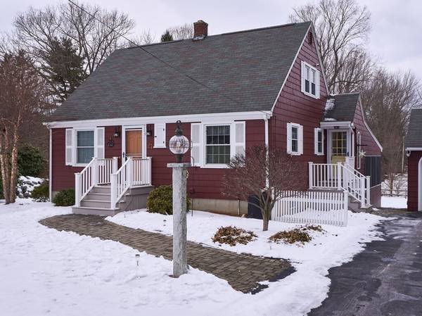 24 Wells St, Oxford, MA 01542