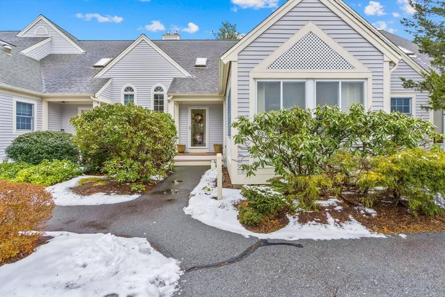 47 Blue Spruce Way #47, Mashpee, MA 02649