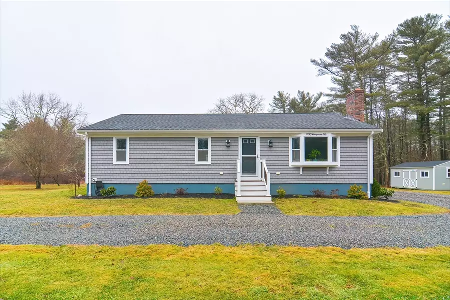 231 Mattapoisett Rd, Acushnet, MA 02743