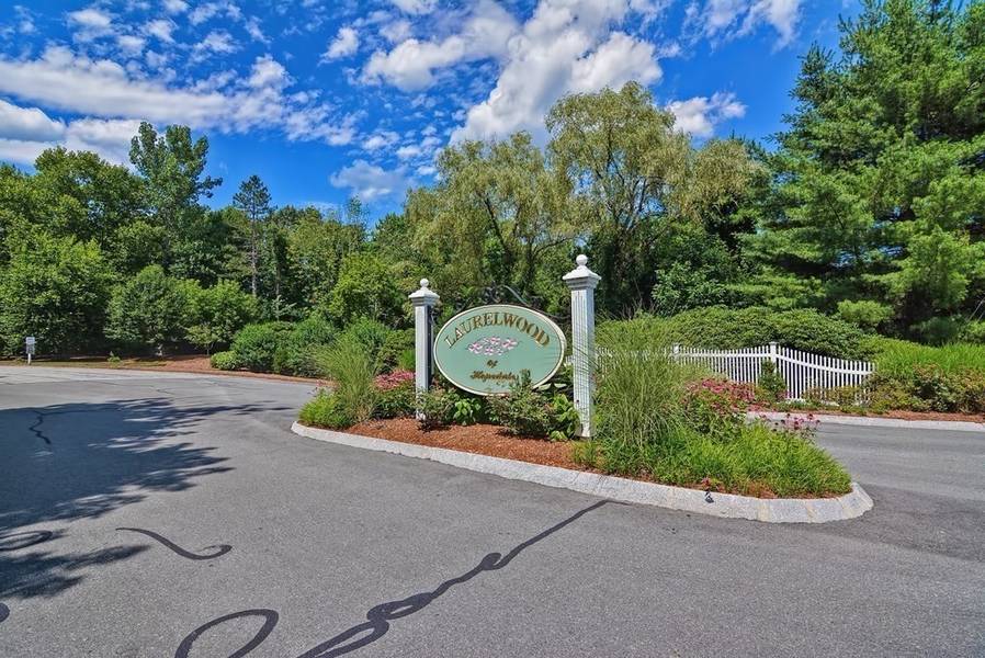 31 Laurelwood Dr #31, Hopedale, MA 01747