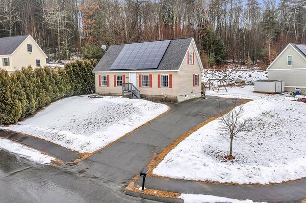 Orange, MA 01364,8 Fieldstone Dr