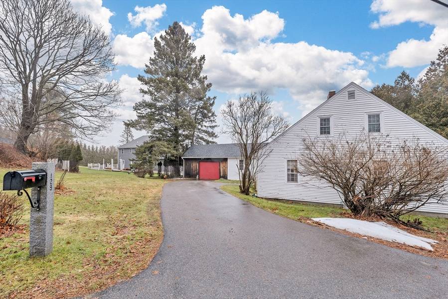 129 Whitehall Rd, Amesbury, MA 01913