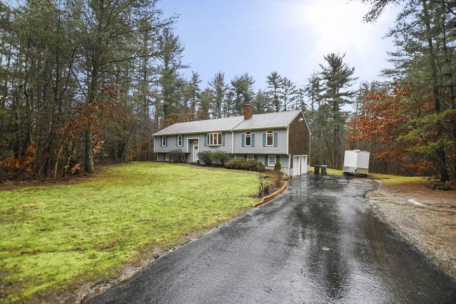 49 Howland Road, Lakeville, MA 02347