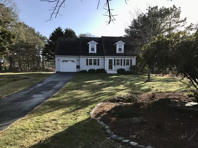 16 Sugar Pine Cir, Mashpee, MA 02649