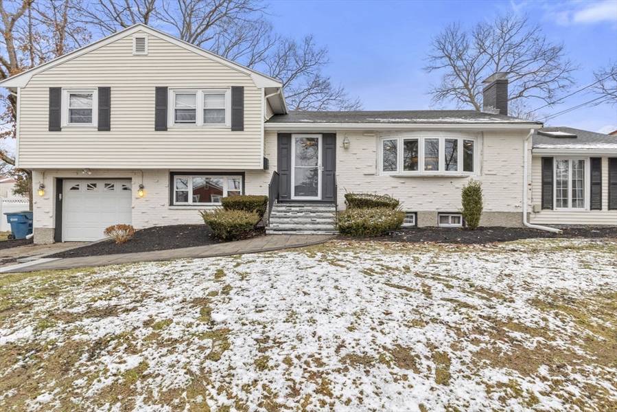 29 Connolly St, Randolph, MA 02368