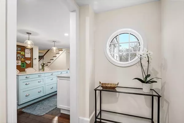 Hingham, MA 02043,11 Marshall Rd