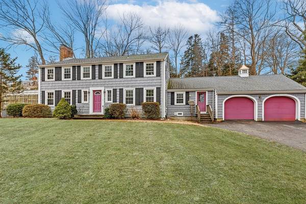 108 Lincoln St,  Hingham,  MA 02043