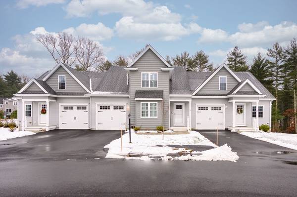 13 Santana Way #13, Carver, MA 02330