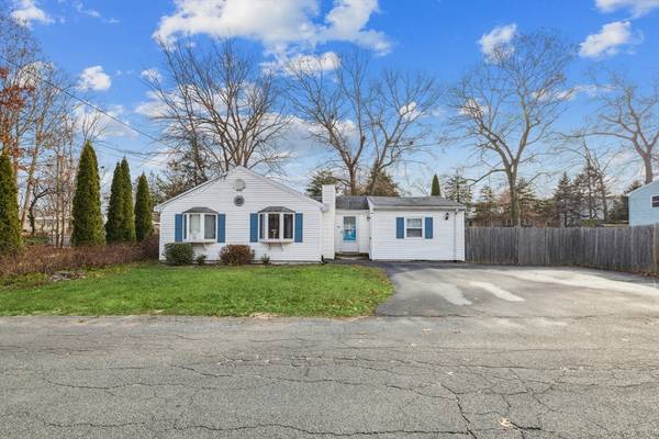 20 Hemlock Rd, Holbrook, MA 02343