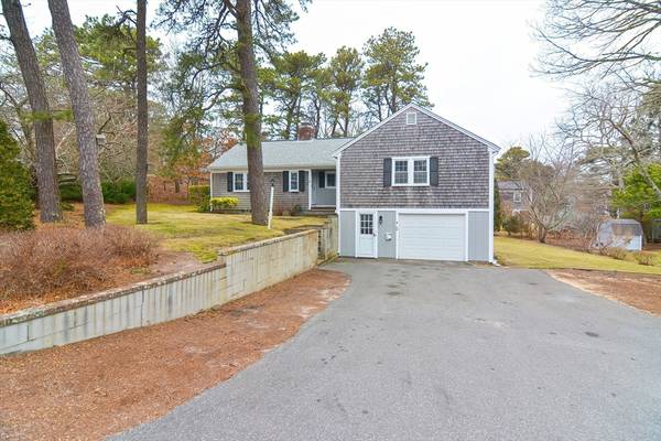 2 Paine Rd, Yarmouth, MA 02664