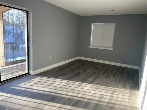 Brockton, MA 02301,685 Oak St #8-5