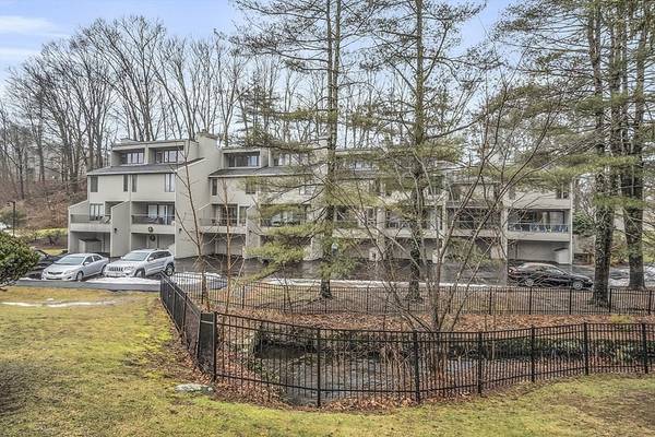 75 Mill Pond #75, North Andover, MA 01845