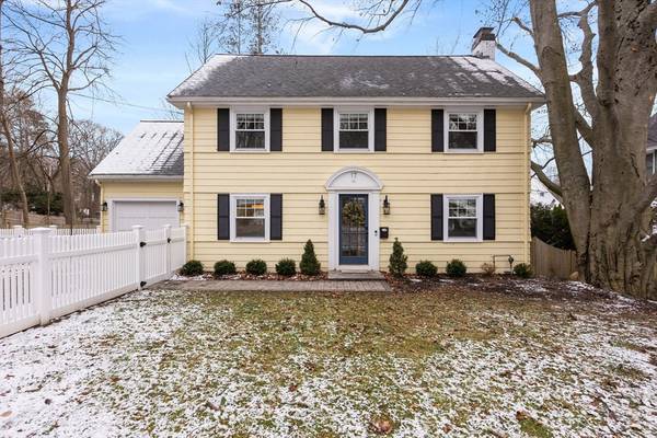 17 Oakland Street, Wellesley, MA 02481