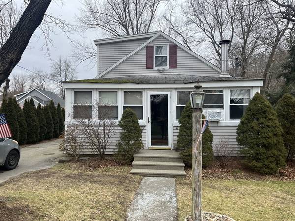 32 Quarry Street, Seekonk, MA 02771