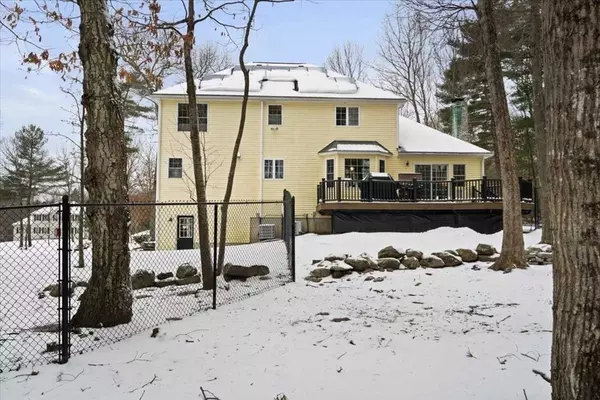 Sutton, MA 01590,24 Quabbin Path