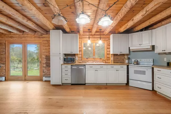 4 Field Of Dreams Rd Coventry, RI 02827