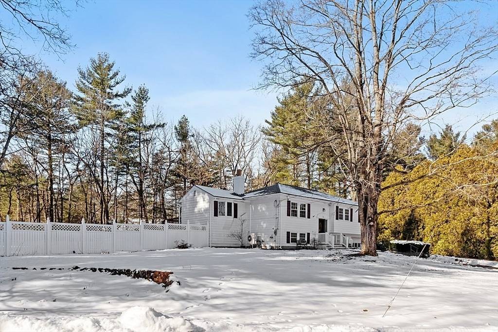 Chelmsford, MA 01824,5 Gifford Ln