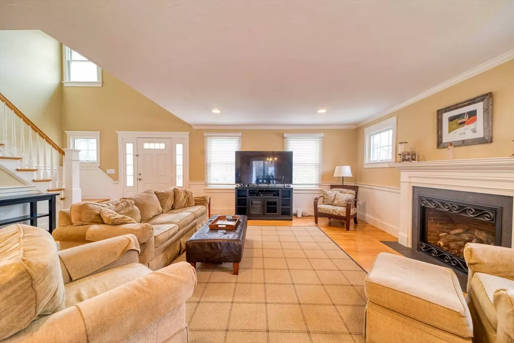 Mashpee, MA 02649,146 James Cir