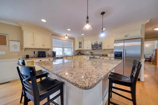 Mashpee, MA 02649,146 James Cir