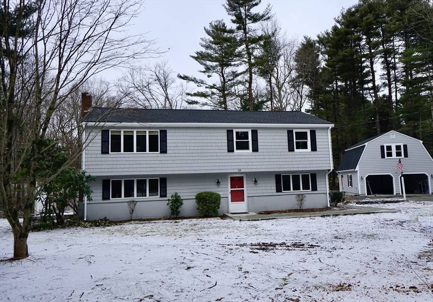 29 Morse St, Foxboro, MA 02035