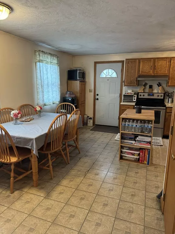 Brockton, MA 02302,26 Crosby Rd