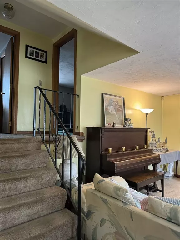 Brockton, MA 02302,26 Crosby Rd