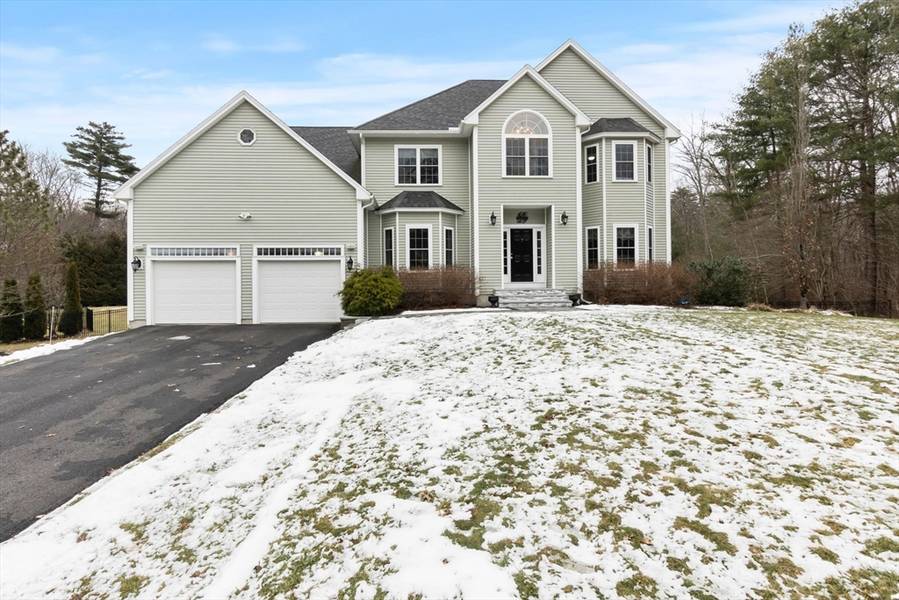 7 Pineneedle Lane, Georgetown, MA 01833