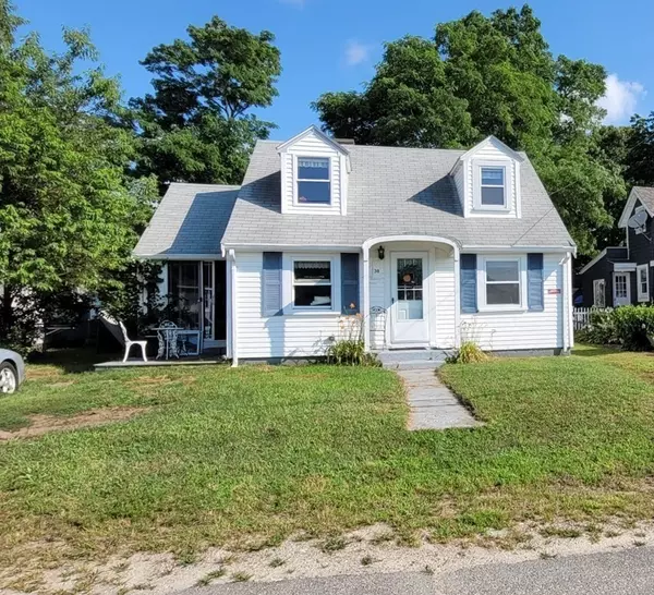 38 Wankinquoah Ave, Wareham, MA 02571